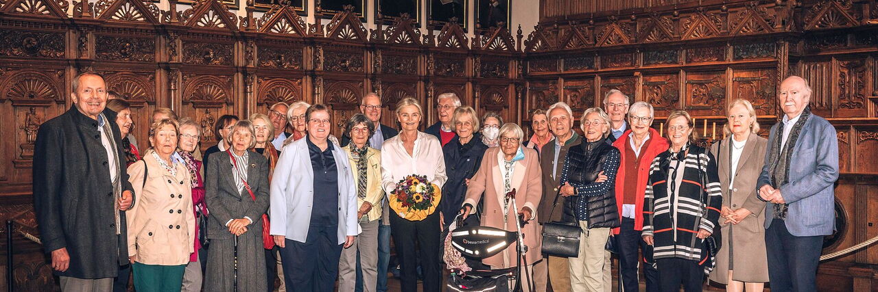 Gruppenfoto der Clubmitglieder im Friedenssaal des Historischen Rathauses Münster